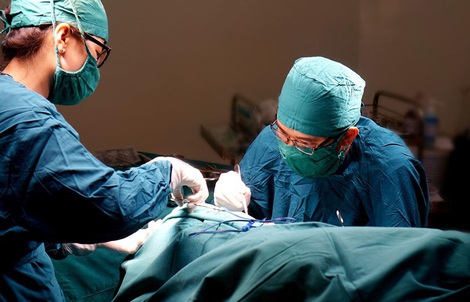 Chuyện thật làm to gan trái, cắt bỏ gan phải cho người đàn ông