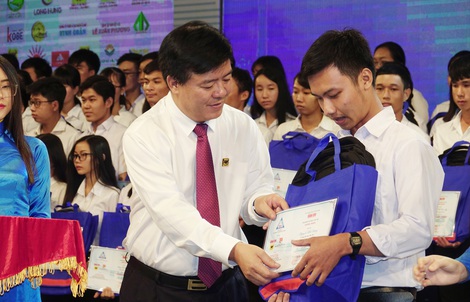 Phát triển kinh tế song hành với văn hóa