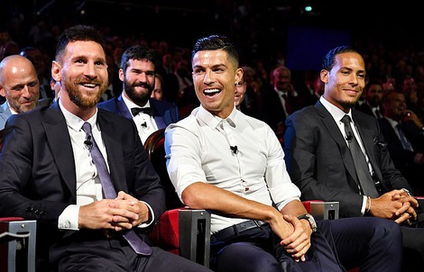 Chị gái Ronaldo gây bão mạng với chỉ trích nặng nề Van Dijk
