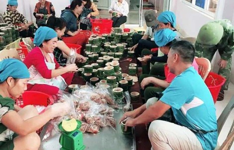 Giá tăng vù vù, đặc sản nem chua xứ Thanh vẫn “cháy hàng”