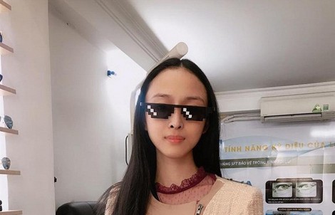 Trương Hồ Phương Nga tái xuất khoe quà lạ