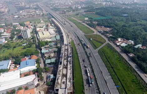 Vì sao có tình trạng buôn nhà phố 'một vốn bốn lời'?