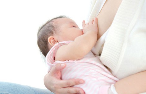 Ăn gì để nhiều sữa sau sinh?