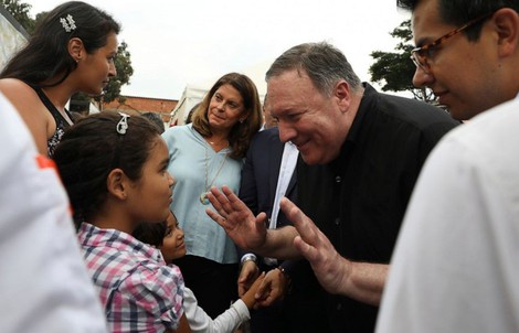Ông Pompeo tới sát nơi lực lượng Venezuela đồn trú, thăm dân di cư