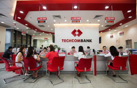 Techcombank báo lãi kỷ lục 5.700 tỉ đồng trong nửa đầu năm