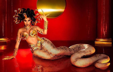 Cardi B sexy hết cỡ khi hóa Medusa