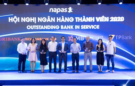 TPBank cùng lúc nhận 3 giải thưởng về thẻ nội địa do NAPAS trao tặng