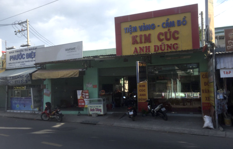 Công an TP HCM tìm chủ chiếc xe trong vụ đột nhập tiệm vàng nửa đêm