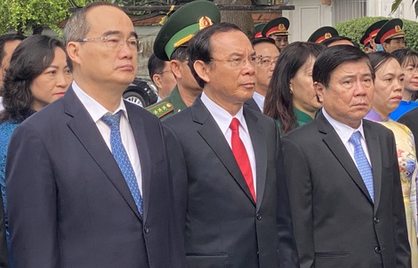 Lãnh đạo TP HCM dâng hương, dâng hoa cố Chủ tịch nước Lê Đức Anh