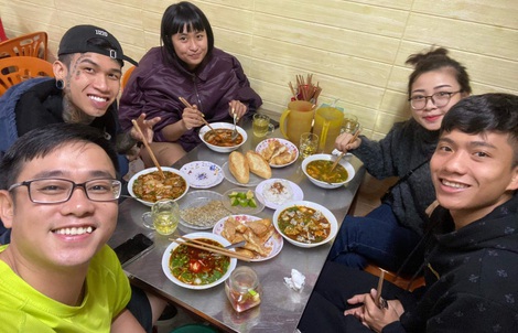 Tưng bừng đám cưới Công Phượng ở quê nhà, có cả Dế Choắt, Jack