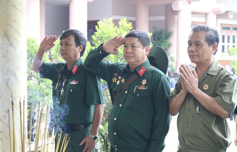 Giáo dục truyền thống qua Hội trại truyền thống "Lá Trung Quân"