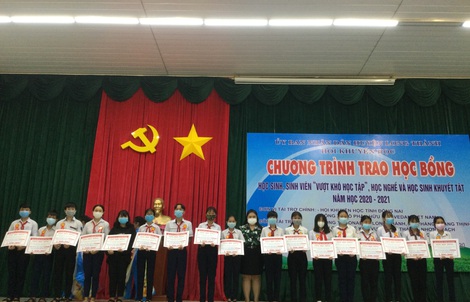 Vedan Việt Nam đồng hành trao học bổng cho học sinh, sinh viên khó khăn