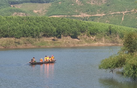Công an thông tin nguyên nhân vụ đò chở 12 người bị chìm