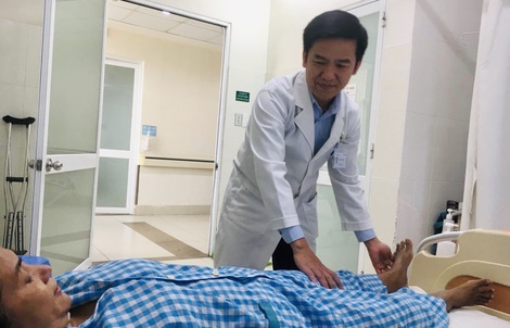 Cân não với ca bệnh biến chứng khớp háng của người phụ nữ ở TP HCM