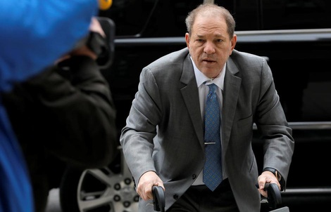 Ông trùm Hollywood Harvey Weinstein mong nhận 5 năm tù tội "Hiếp dâm"