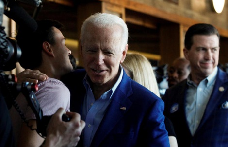 “Siêu thứ ba” ở Mỹ: Ông Biden tiếp đà bứt phá, mong chờ cuộc đua song mã