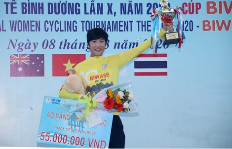 Phetdarin Somrat đoạt áo vàng chung cuộc Biwase 2020
