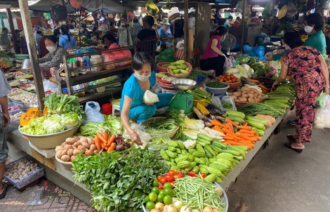 Dịp lễ, một số mặt hàng thủy hải sản tăng giá nhẹ