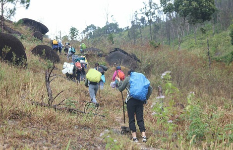 Tràn lan tour mạo hiểm tự phát