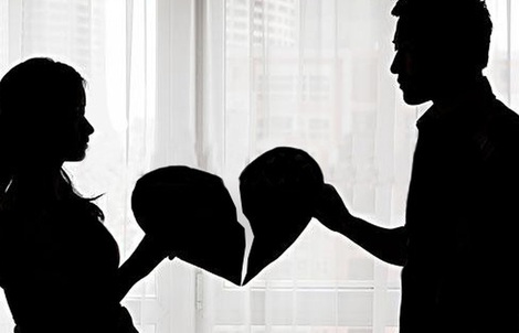 Lần thứ 3 phát hiện tôi ngoại tình, vợ đòi ly hôn