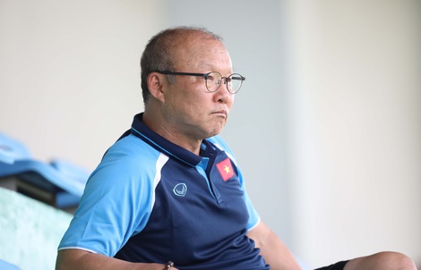 HLV Park Hang-Seo để ngỏ việc chọn Đoàn Văn Hậu tại SEA Games 31
