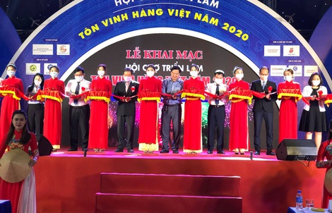 Đầy ắp khuyến mãi tại hội chợ Tôn vinh hàng Việt năm 2020