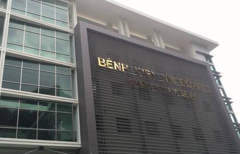 Bỏ qua thủ tục, kịp cứu bé trai thủng tim trong gang tấc