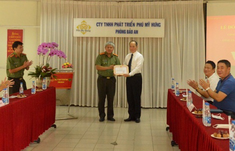Phú Mỹ Hưng nhận giấy khen từ Công an Thành phố Hồ Chí Minh
