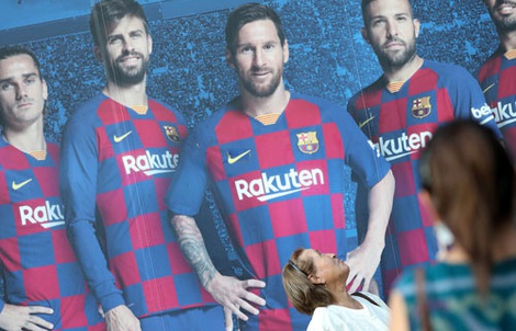Messi ở lại Barcelona: Vì ta cần nhau