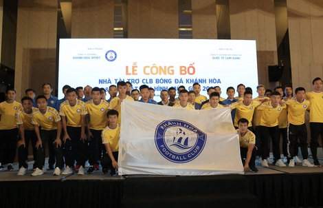 CLB Khánh Hòa nhận tài trợ 20 tỉ đồng trong ngày xuất quân