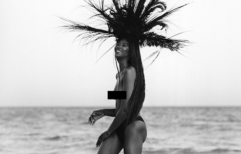 “Báo đen” Naomi Campbell khoe vẻ hoang dã và quyến rũ