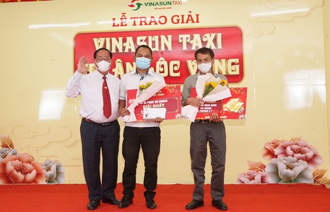 Trao giải chương trình  “Vinasun tri ân lộc vàng”