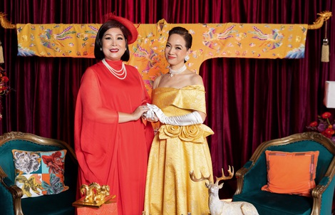 NSND Lê Khanh và NSND Hồng Vân rực rỡ trên thảm đỏ