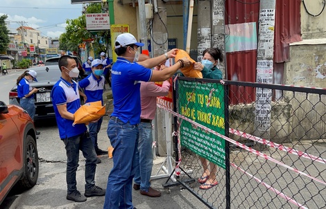 Nhiều người khó khăn được Quỹ Từ thiện Kim Oanh hỗ trợ