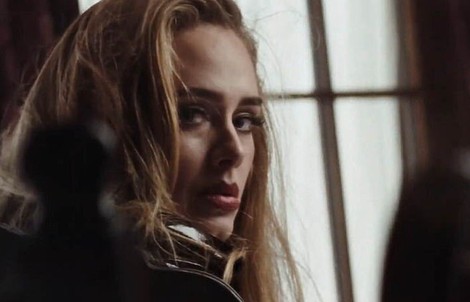 “Họa mi nước Anh” Adele tái xuất khiến khán giả nổi da gà