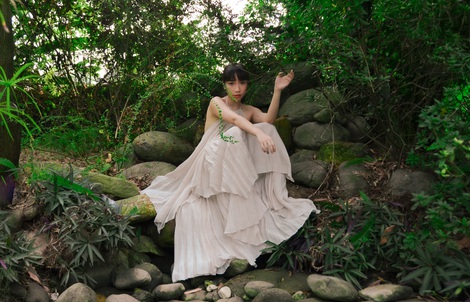 Sau ồn ào ăn mặc phản cảm, con gái diva Mỹ Linh khiến bố mẹ tự hào