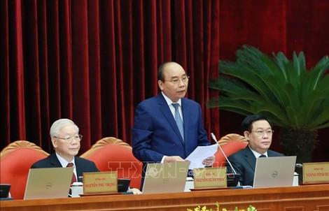 Chủ tịch nước Nguyễn Xuân Phúc điều hành phiên khai mạc Hội nghị Trung ương 4
