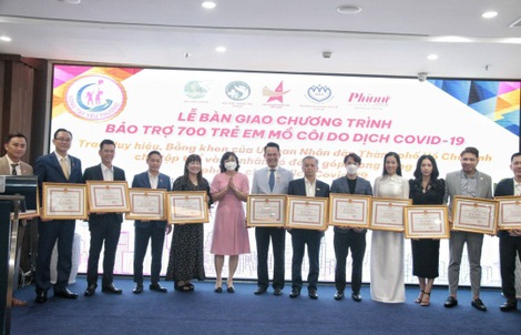 Phúc Khang đồng hành cùng lễ ký kết và bàn giao bảo trợ 500 trẻ em mồ côi do Covid-19