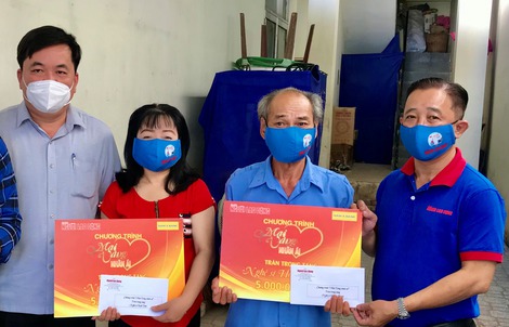 "Mai Vàng nhân ái" thăm 2 nghệ sĩ ở Tây Ninh