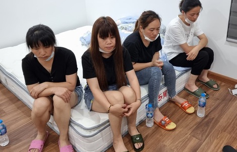 Nhóm người Trung Quốc nhập cảnh trái phép cố thủ trong căn hộ, cảnh sát phá cửa bắt gọn