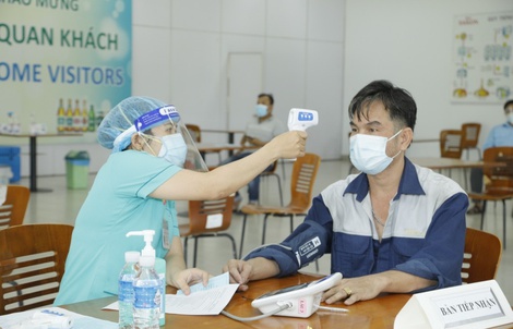 500 công nhân nhà máy bia Sài Gòn ở Củ Chi được tiêm vaccine phòng Covid-19