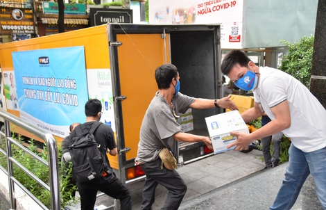 VPMilk hỗ trợ 1.000 thùng sữa cho lực lượng chống dịch và người nghèo