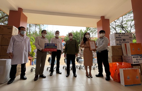 Quỹ Từ thiện Kim Oanh tiếp tục tặng 10 máy thở giúp tỉnh Bình Dương phòng chống dịch