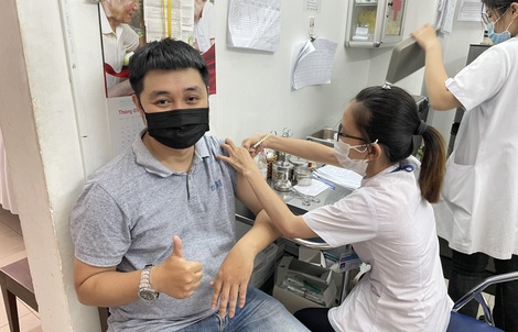 Khánh Hòa: Tiêm đủ 2 mũi vắc-xin sau 14 ngày sẽ được đi liên huyện