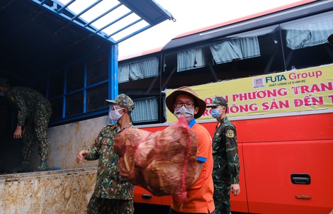6.000 tấn rau sạch từ Lâm Đồng chuyển tặng TP HCM