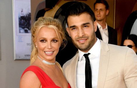 Britney Spears đính hôn, cha cô vội bảo vệ tài sản con gái