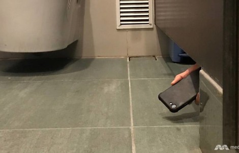 Nghiên cứu sinh quay lén hàng chục người trong nhà vệ sinh