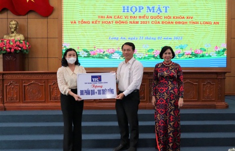 TTC tặng 900 phần quà cho các gia đình chính sách, khó khăn ở Long An
