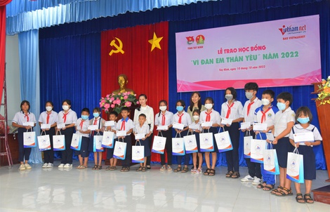 Him Lam Land trao tặng 100 suất học bổng cho học sinh nghèo vượt khó tỉnh Tây Ninh