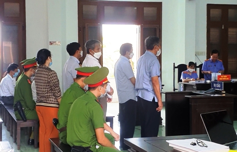 Xét xử vụ bán sỉ 262 lô đất: Cựu Phó Chủ tịch tỉnh Phú Yên bị đề nghị 7-8 năm tù